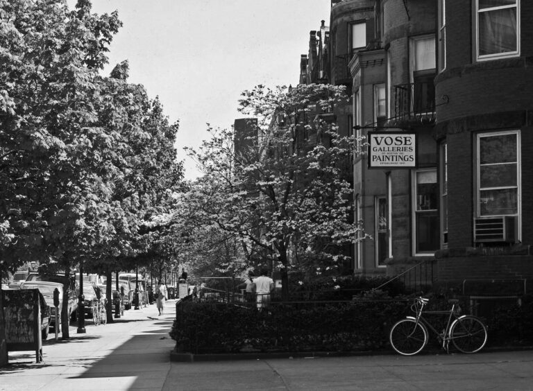 Black and White early - web